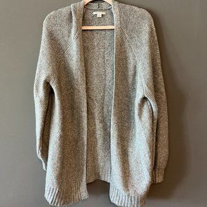 Classic and Cozy American Eagle Gray Knit Cardigan (Size Large)
